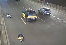Renovar carné de conducir: Denunciado un taxista por no ayudar a un motorista accidentado