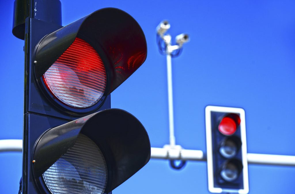 Renovar carné de conducir: Nuevos radares-semáforo y cómo conocerlos todos de forma legal