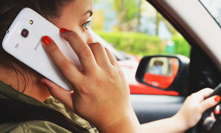 Psicotécnicos: Teléfono móvil al volante: ¿Es la ley suficiente?
