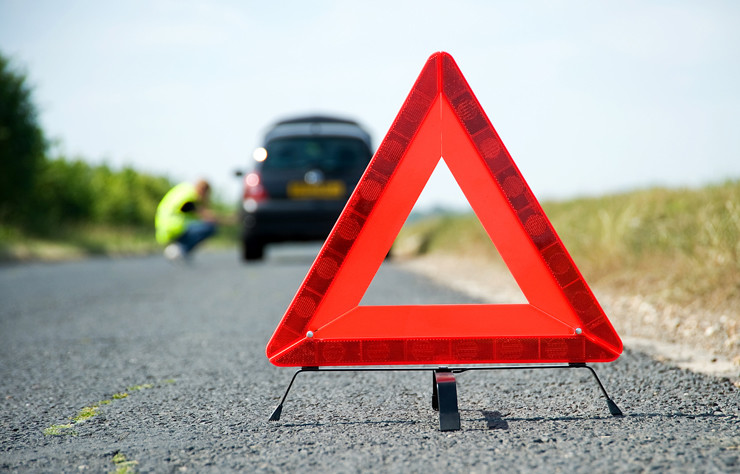 Renovar carné de conducir: Cómo colocar los triángulos de emergencia correctamente