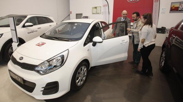 Renovar carné de conducir: El mantenimiento de un coche nuevo supera en 12 años su precio de compra