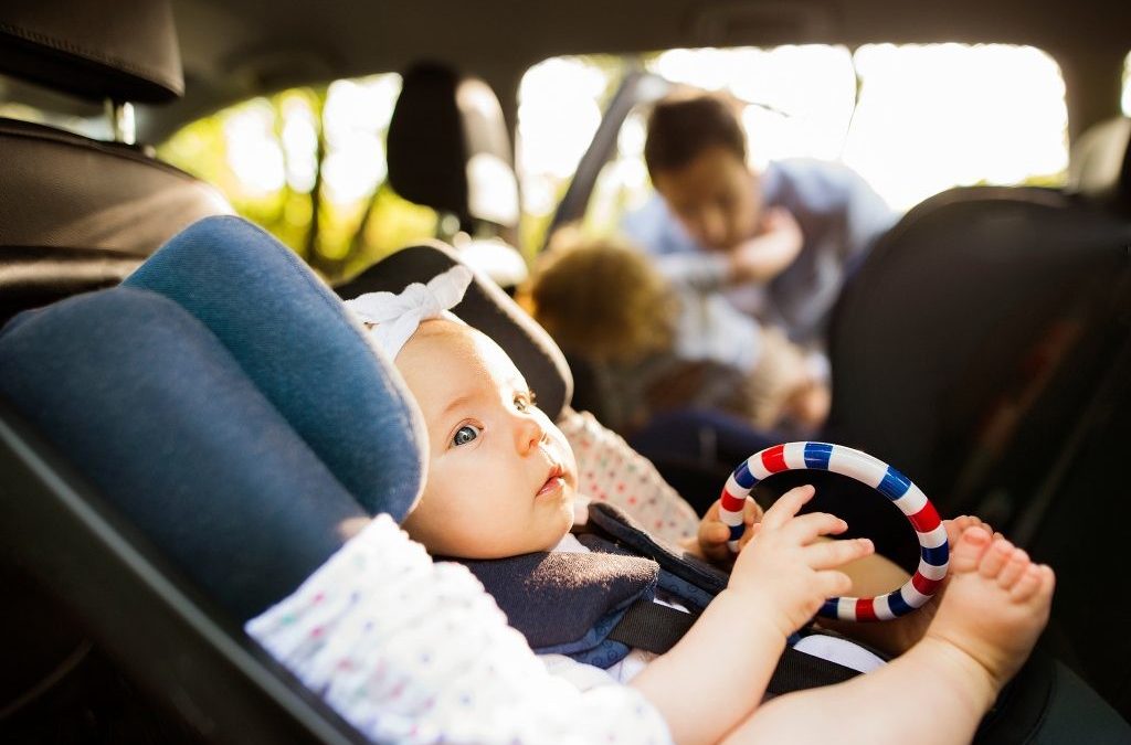Renovar carné de conducir: ¿Cuántas sillitas infantiles se pueden instalar en el coche?