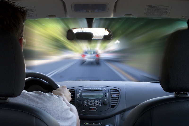 Renovar carné de conducir: Qué efecto tendrá el nuevo límite de velocidad en carreteras secundarias
