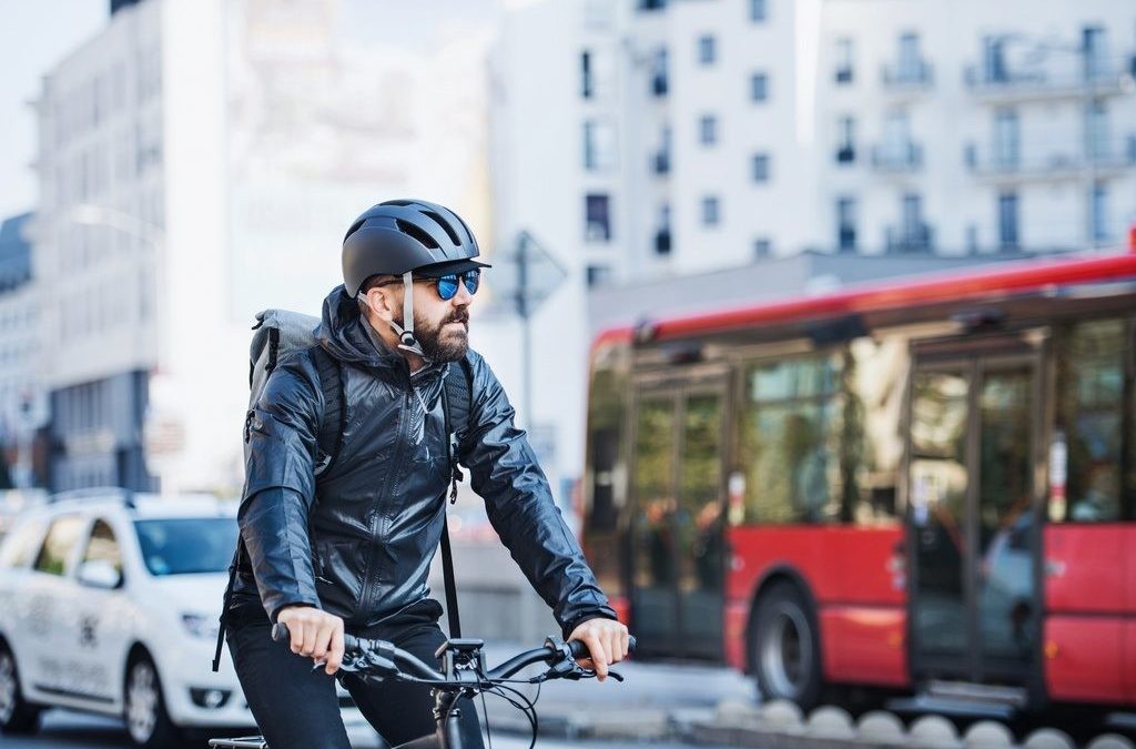 Renovar carné de conducir: La distancia de seguridad entre vehículos y ciclistas a examen